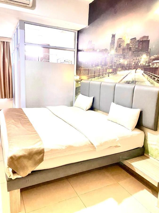 Os Hotel Tanjung Uncang Sagulung Exteriör bild