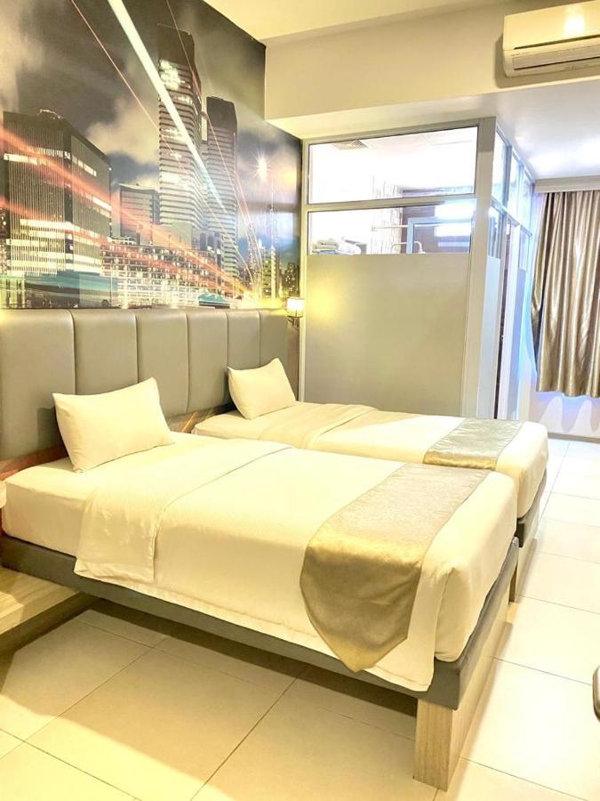 Os Hotel Tanjung Uncang Sagulung Exteriör bild